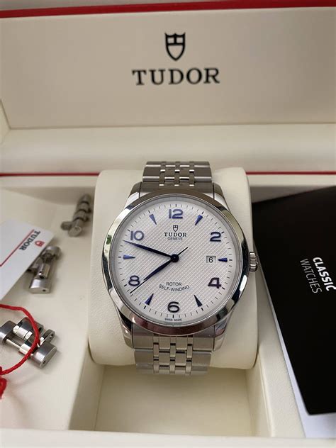 tudor 1926 opaline.